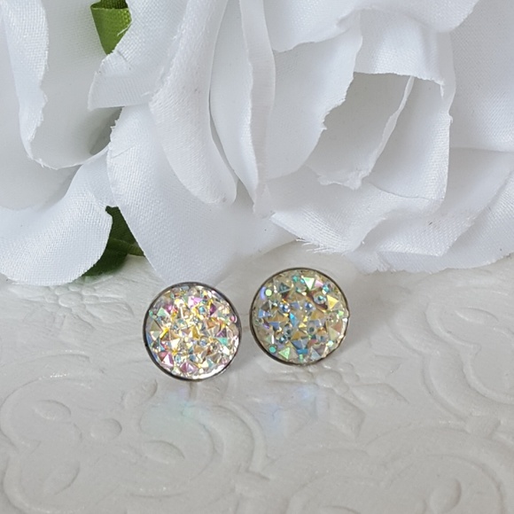 Stud Earrings set - Picture 2 of 3